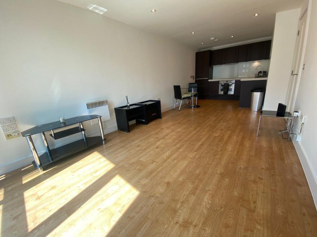 Apartment in Birmingham, Chinese Quarter, Jewellery Quarter - View 4