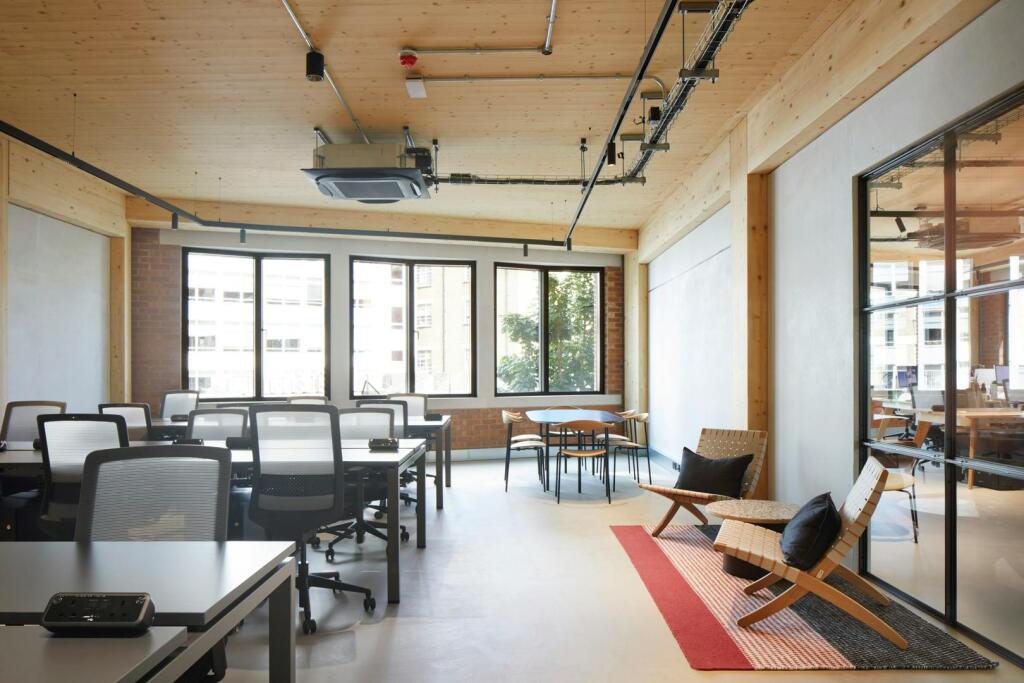 Studios office 6.jpg