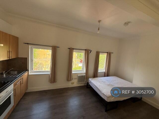 Apartment in London - View 2