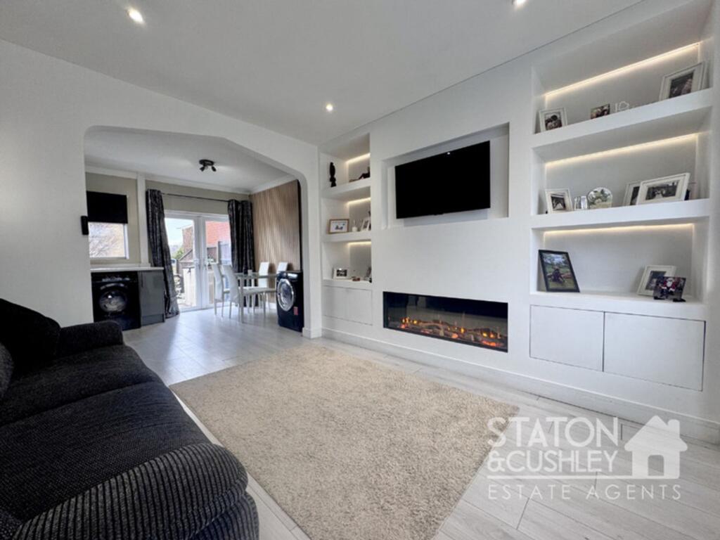 House in Mansfield, Nottinghamshire - View 2