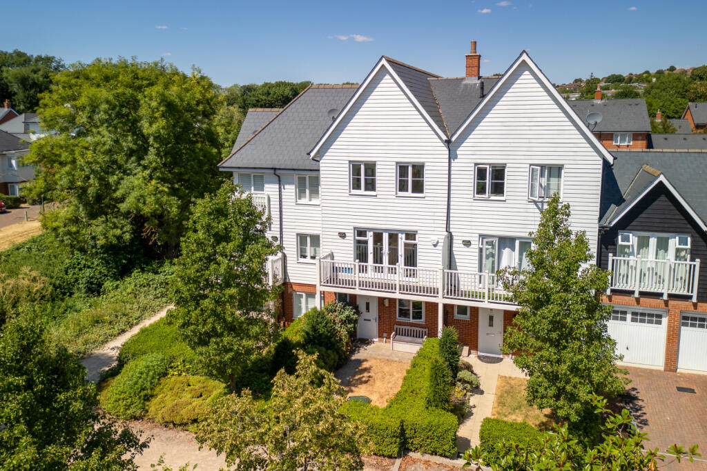Main image of property: Venics Way, High Wycombe, Buckinghamshire, HP11