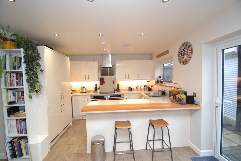 House in Bradford, West Yorkshire - View 3