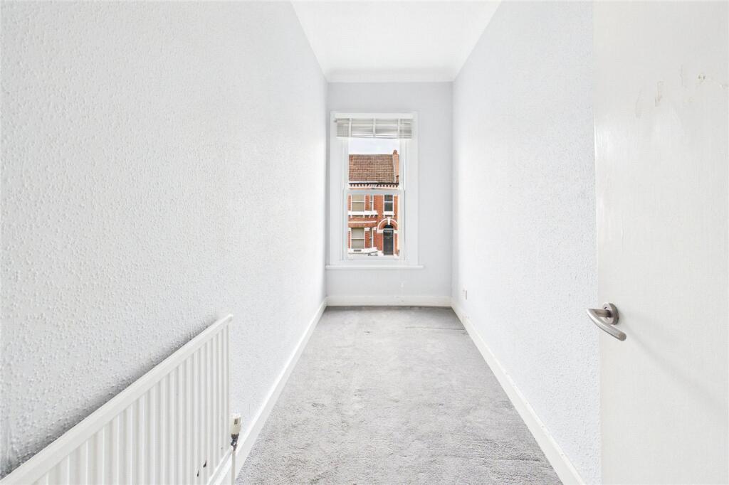Apartment in London - More