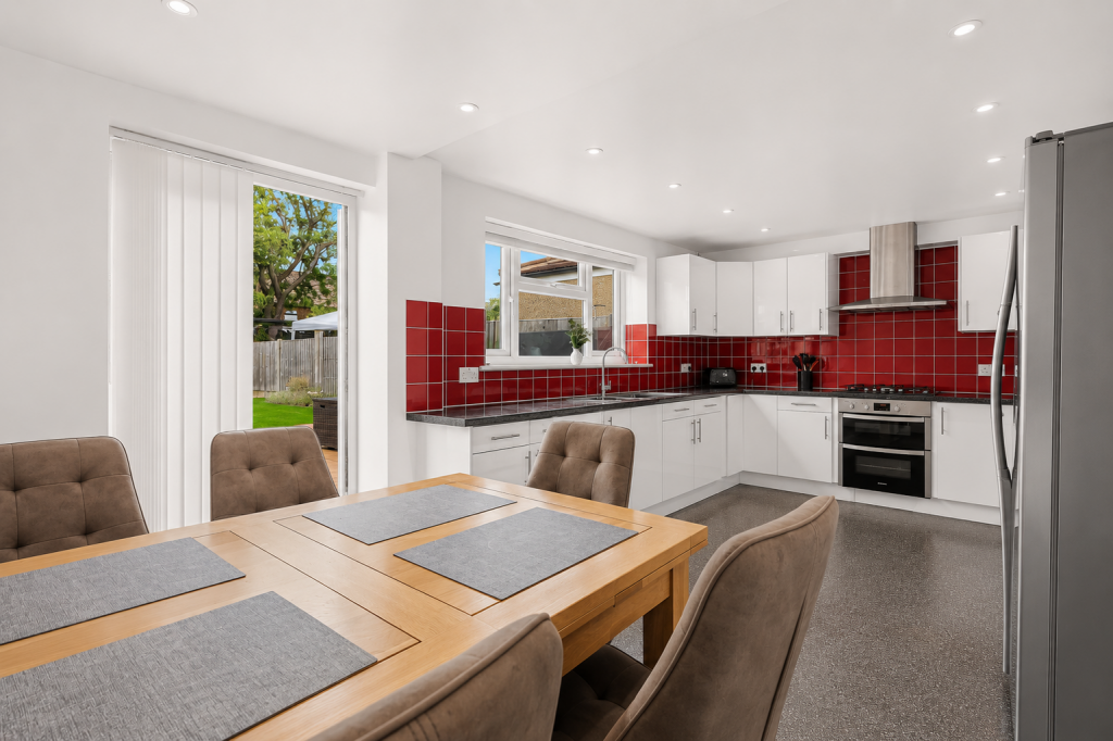 House in London, Elm Park - View 4