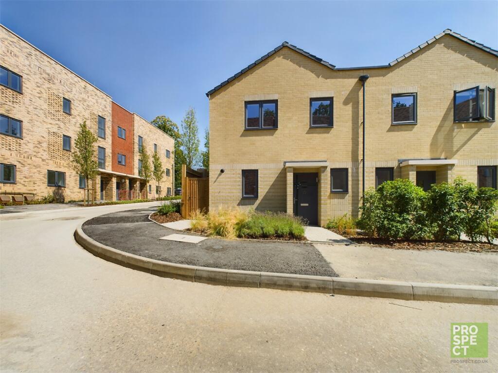 Main image of property: Coopers Hill, Bracknell, Berkshire, RG12