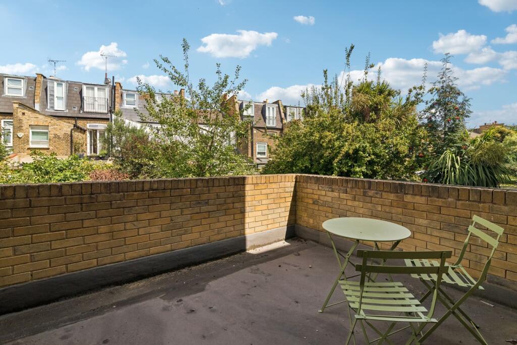 Apartment in London - More