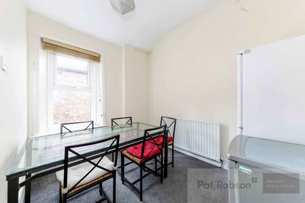 Apartment in Newcastle upon Tyne - View 4
