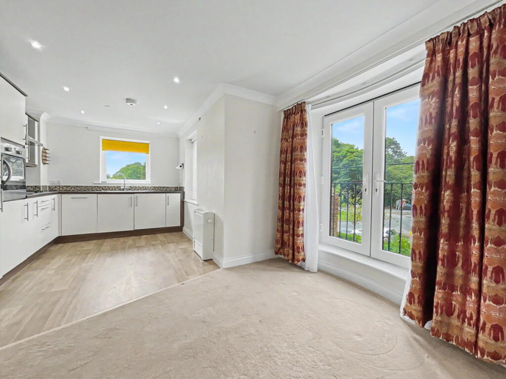 Park Crescent, Hesketh Park, Southport - View 2