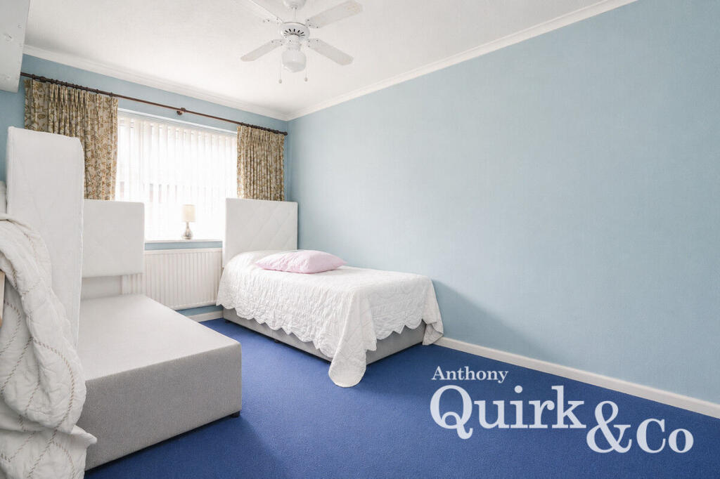 House in Castle Point, Canvey Island - More