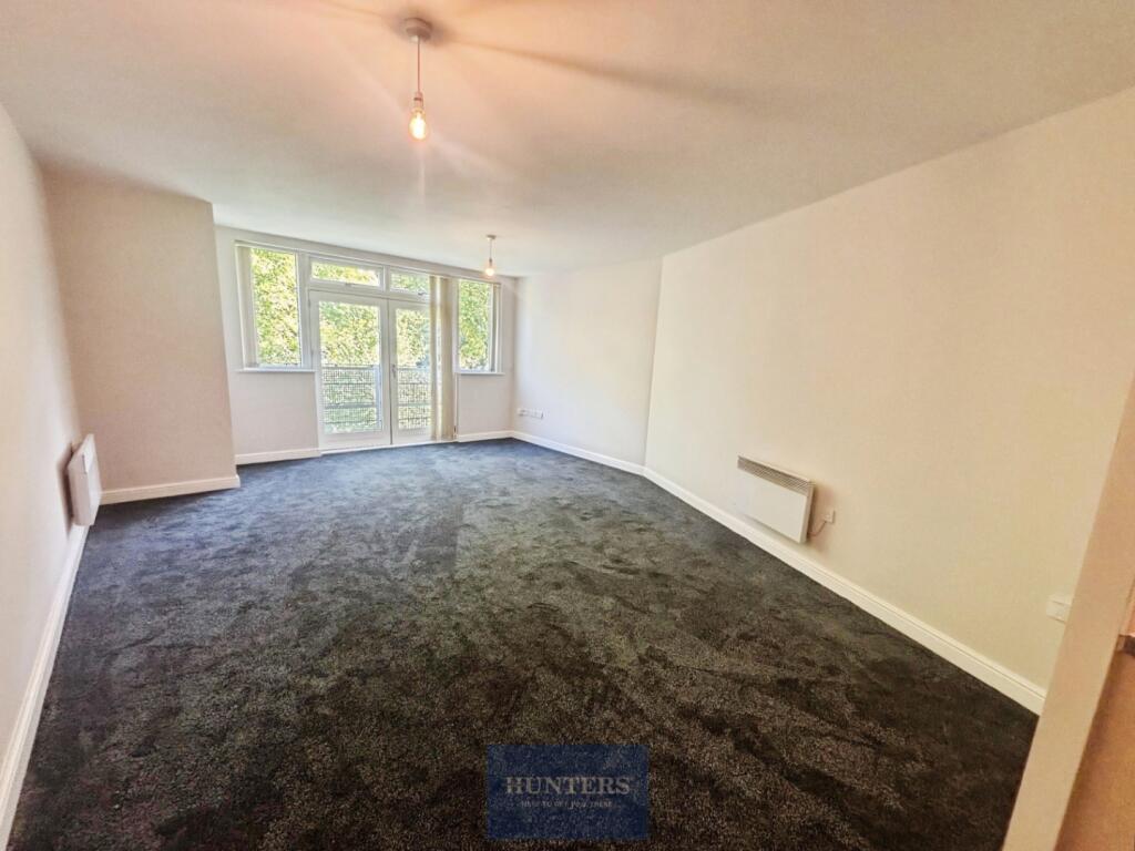Apartment in Birmingham, Northfield - View 4