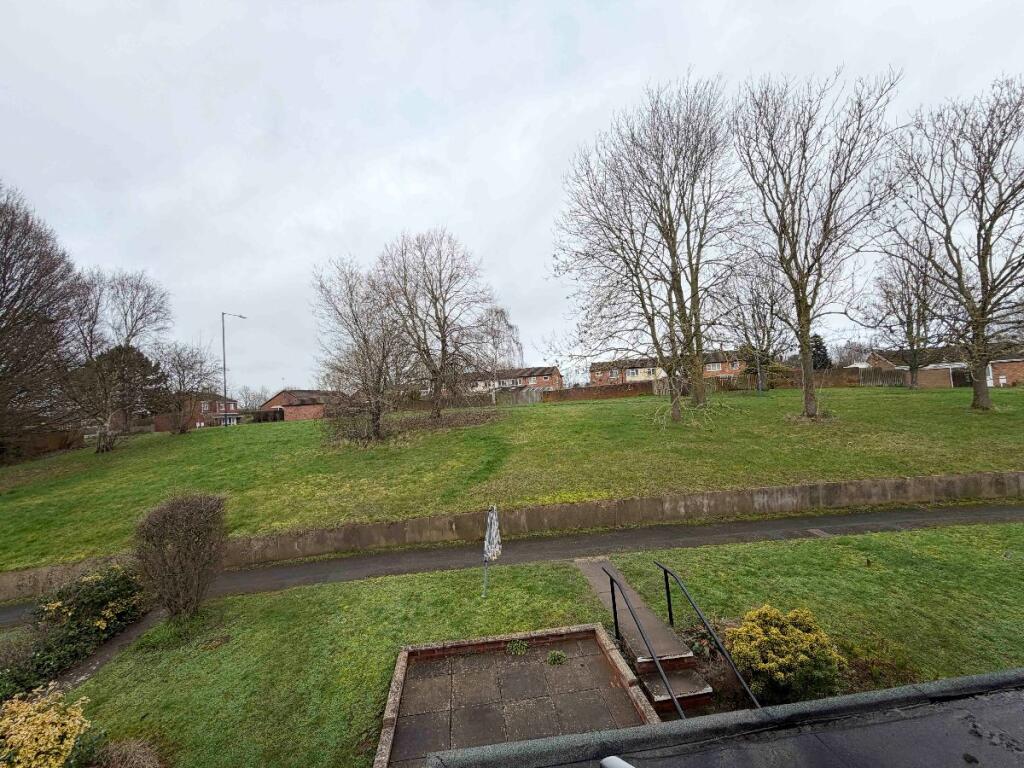 Crane Close, Woodloes Park, Warwick photo 4