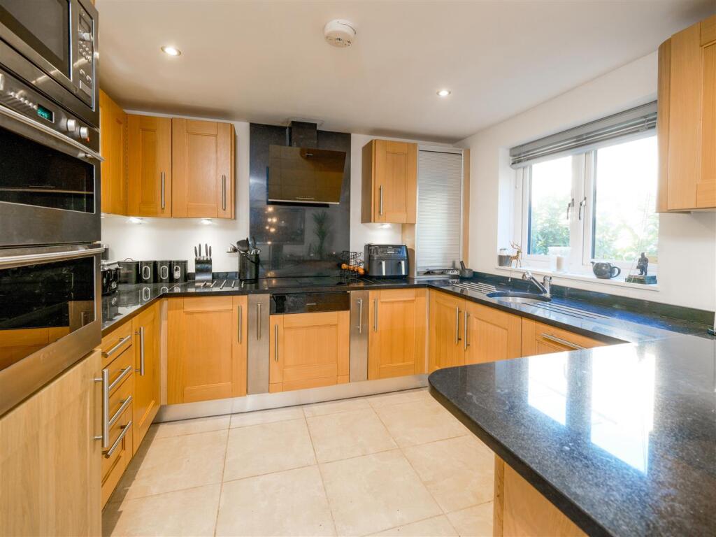 Victoria Mills, Holmfirth HD9 photo 3