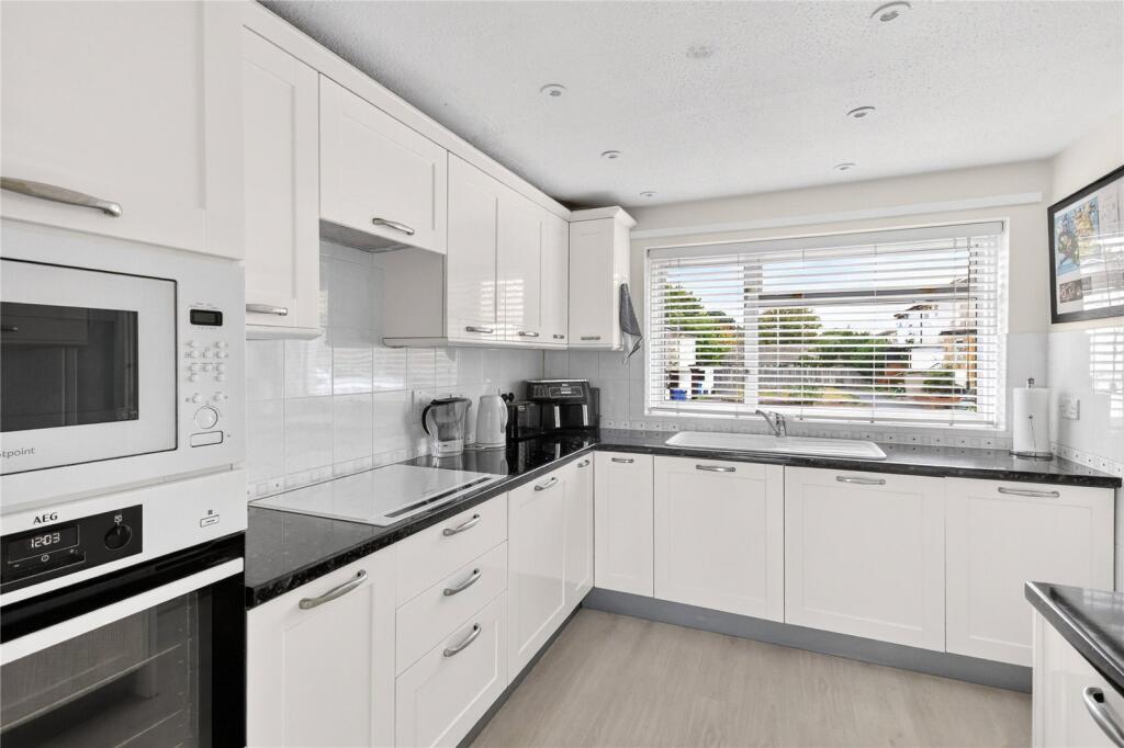 House in Bracknell - View 2