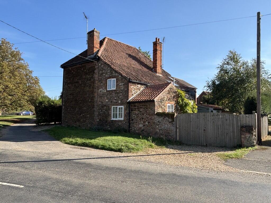 The Green, North Wootton photo 3