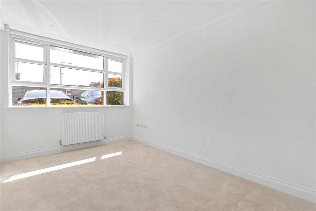 Apartment in London, London Borough of Bromley - View 5