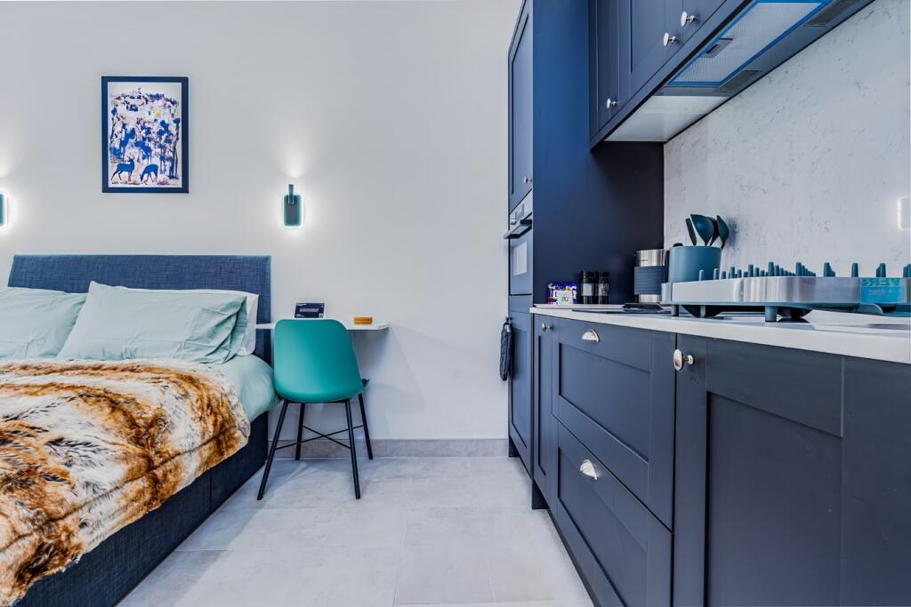 Apartment in Bristol - View 2