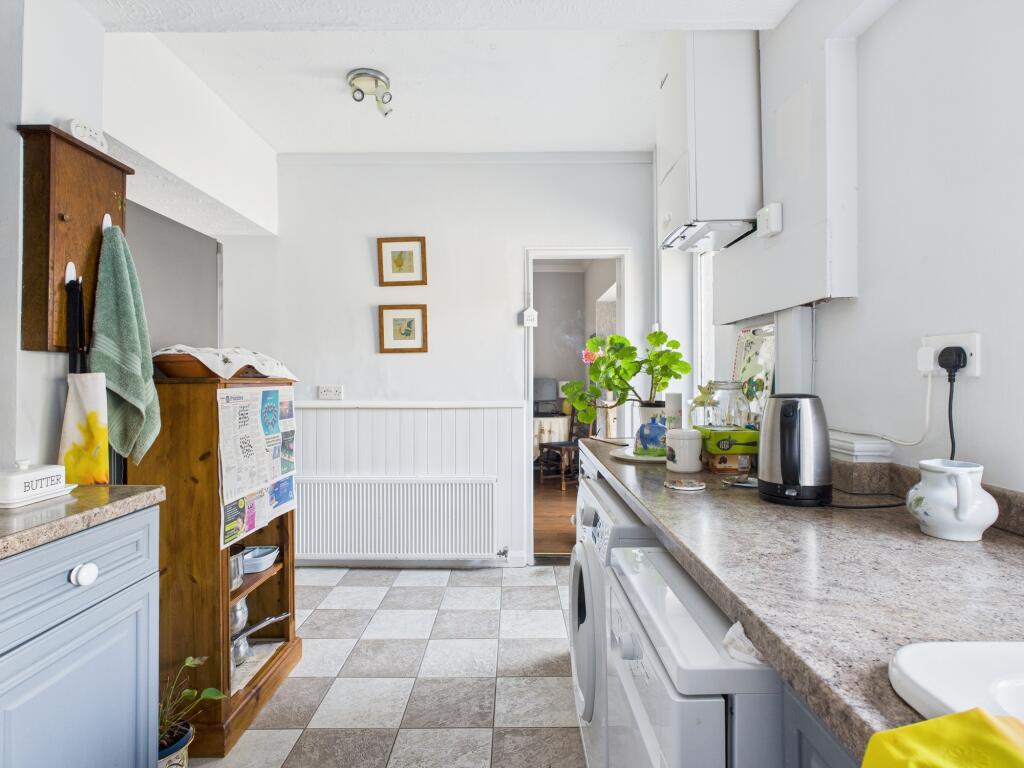 Jackson Avenue, Paddington, Warrington, WA1 - Więcej