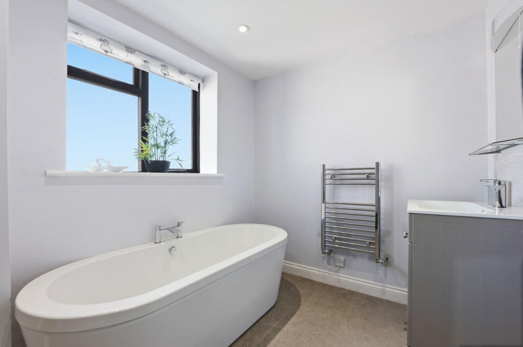 House in Newark and Sherwood, Southwell - View 4