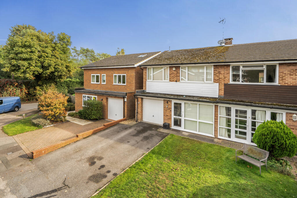 4-bed terraced on Trafford Close, Great Missenden, HP16, £630,000