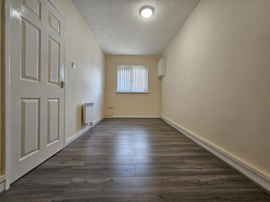 Apartment in Walsall, Darlaston Green - View 3