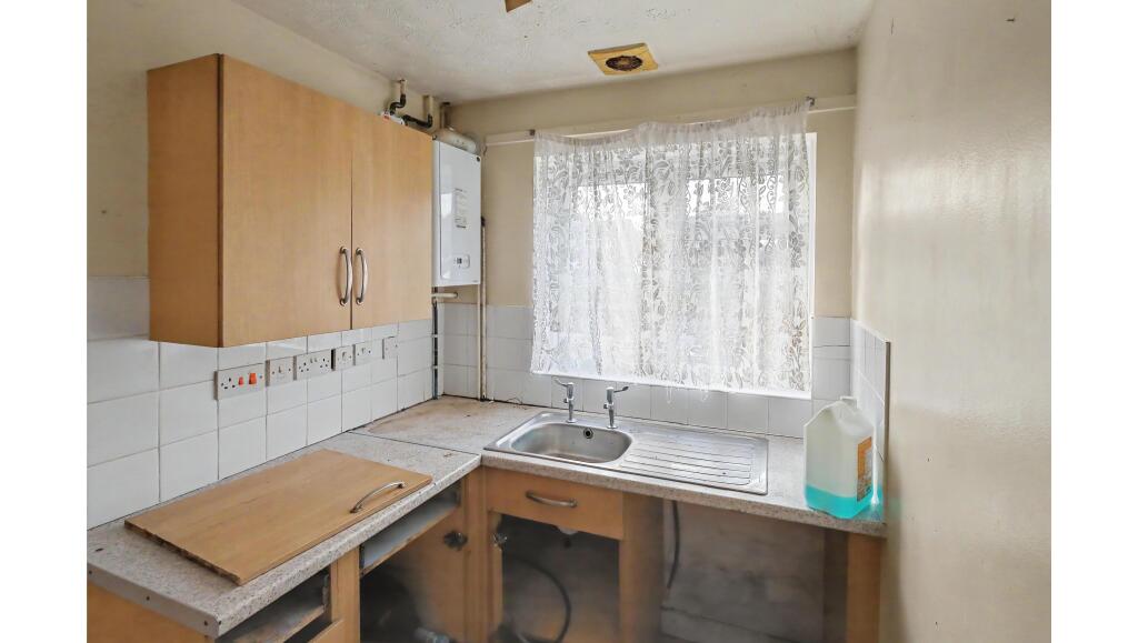 9 Canute Close, Eastbourne, East Sussex, BN23 photo 3