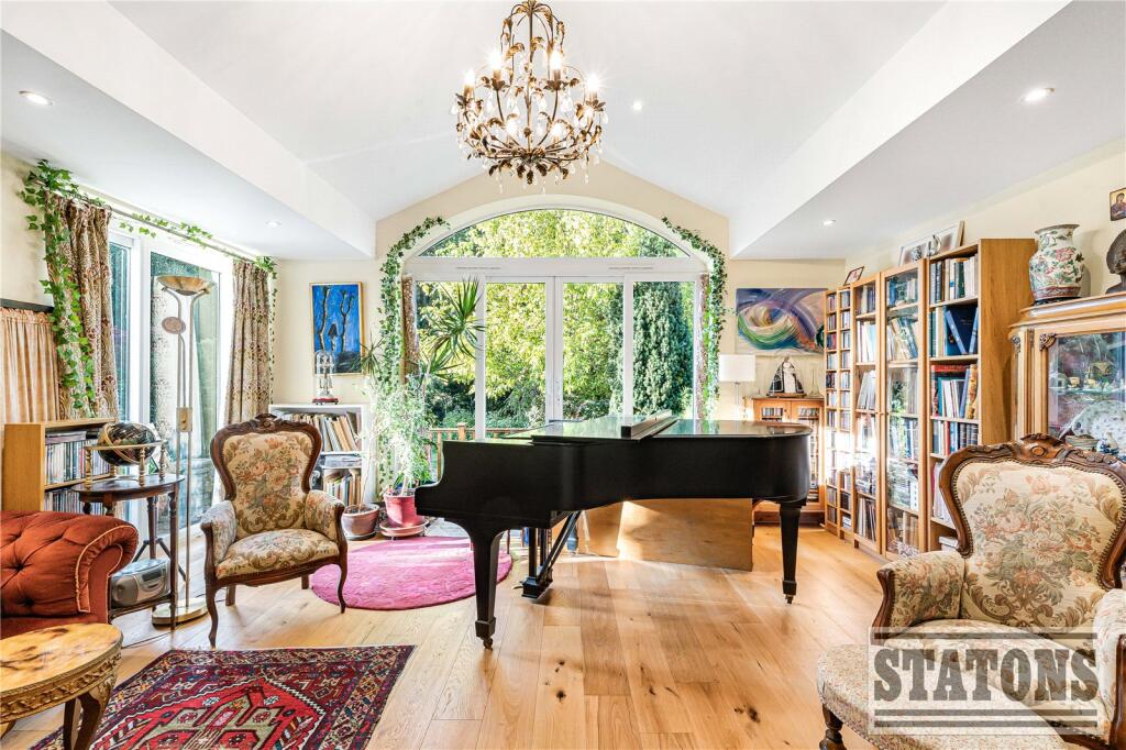 House in London, North Finchley - View 2