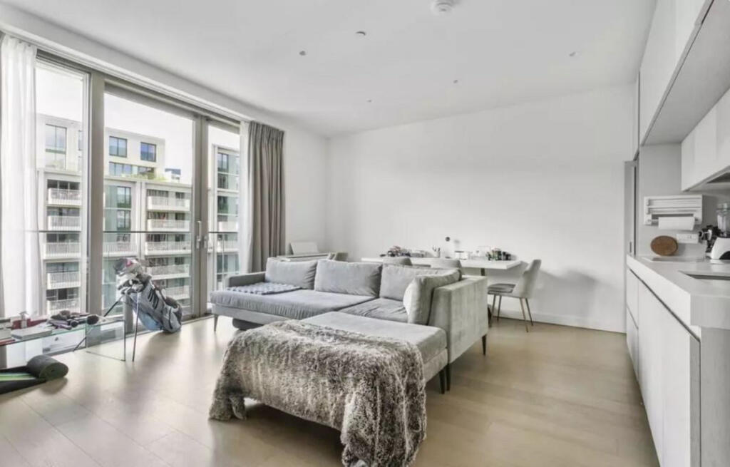 Main image of property: Lewis Cubitt Walk, London, N1C 4