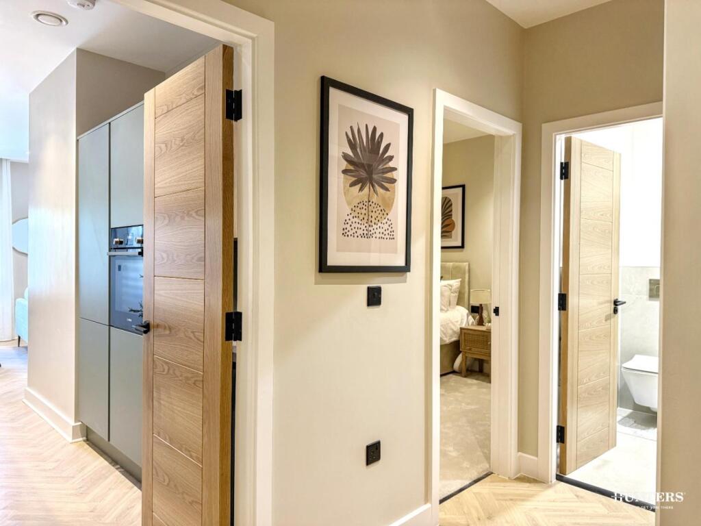 Apartment in Kirklees, Eightlands, Savile Town - View 2