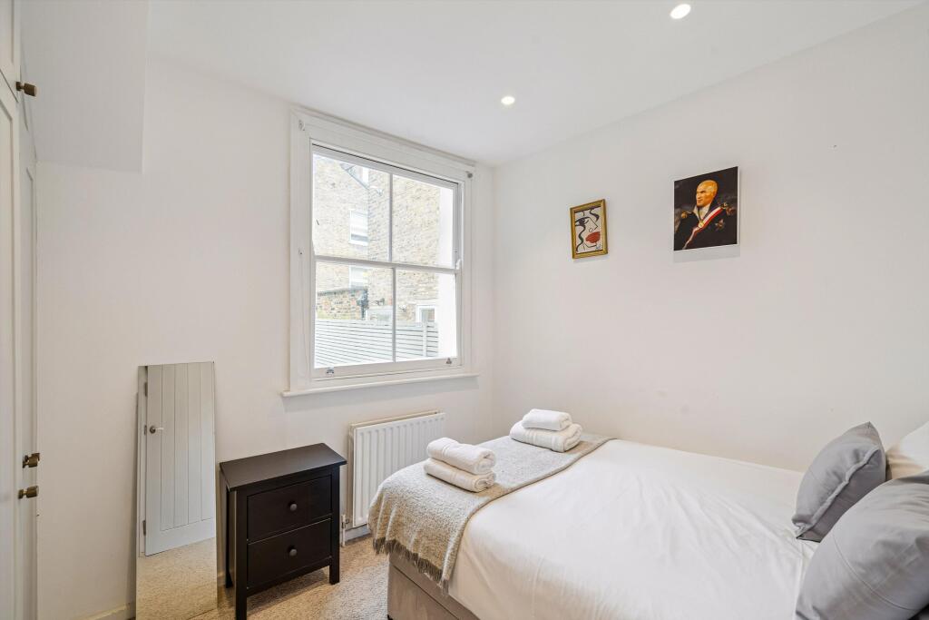 Apartment in London - More