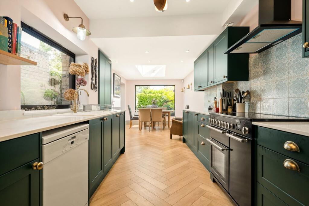 House in London, St Margarets - View 3