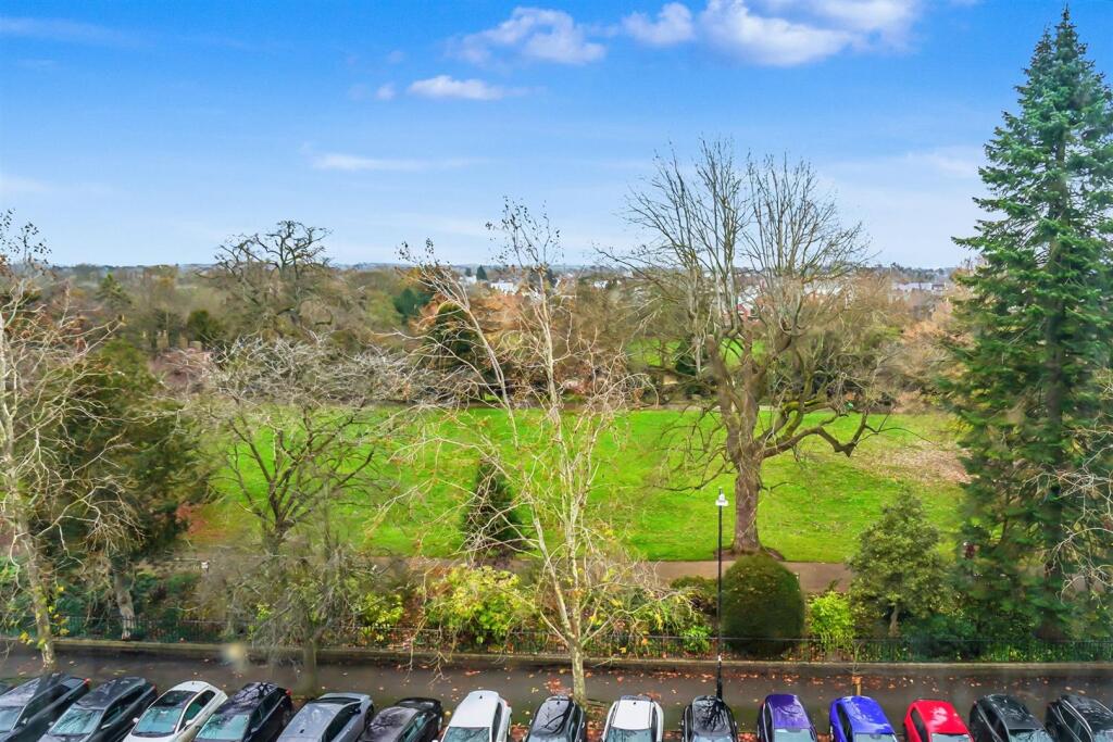 Newbold Terrace, Leamington Spa photo 4