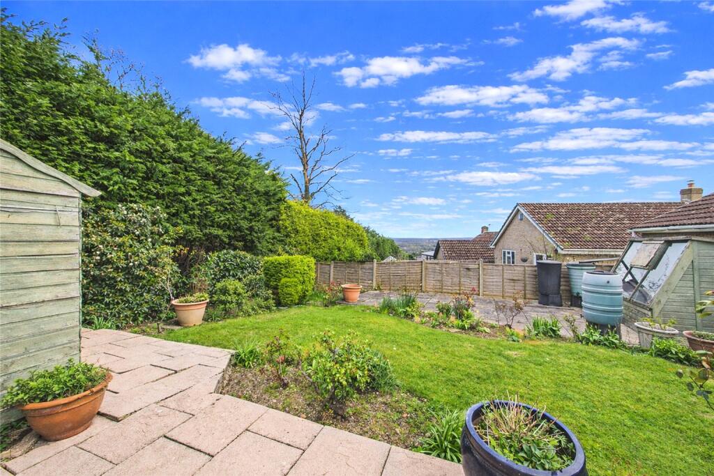 House in Berkshire, Calcot, Tilehurst - View 2