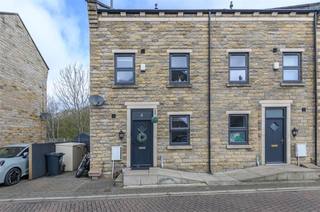 Main image of property: 4, Hebble View, Siddal, Halifax, HX3 9LT