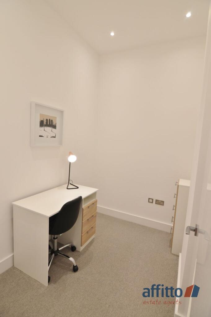 Apartment in Slough - View 4