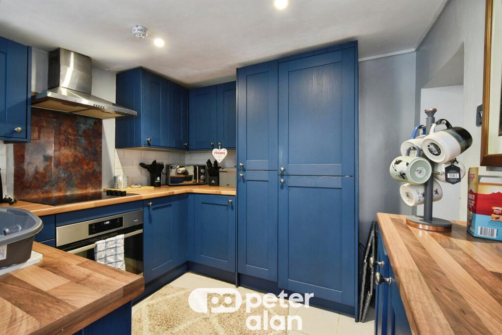 House in Cardiff, Aberaman South - More