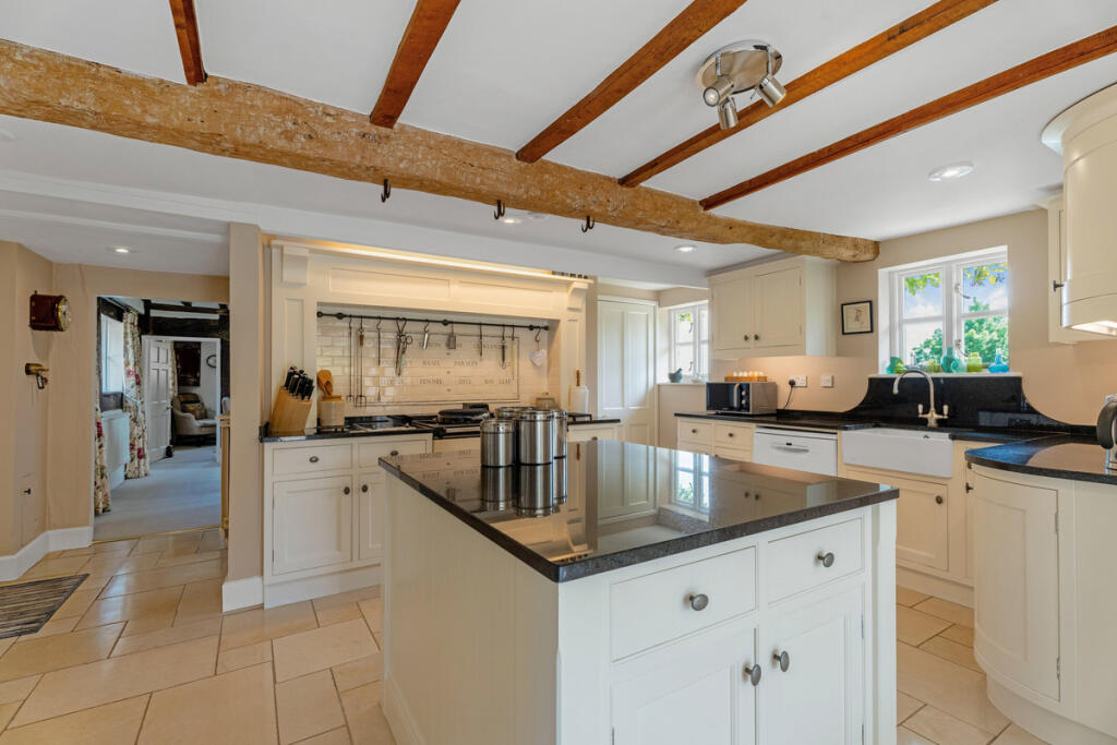 House in Worcester - View 4