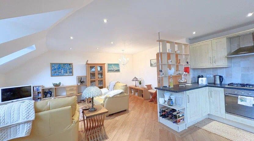 Apartment in Torquay - View 4