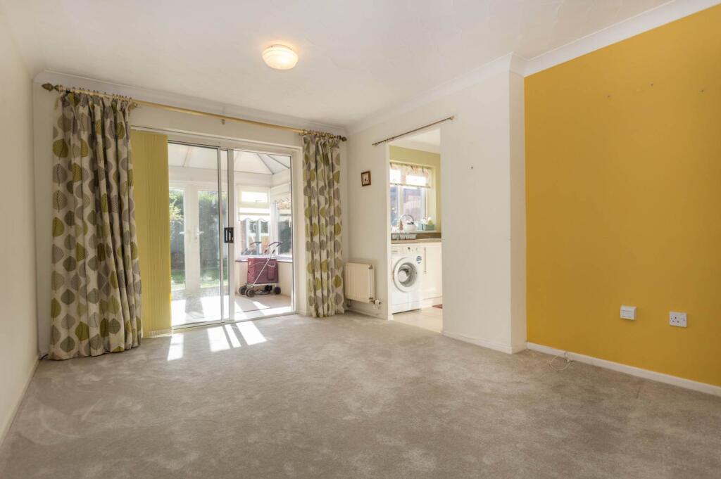 Ash Tree Close, Attleborough photo 2