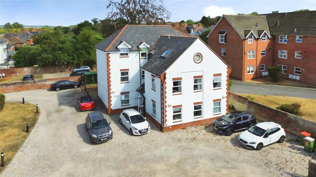 Apartment in Newbury, West Berkshire - View 5