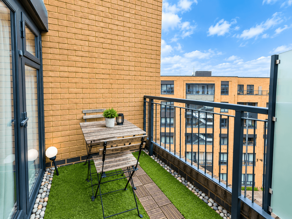 Apartment in London, Hackbridge - More