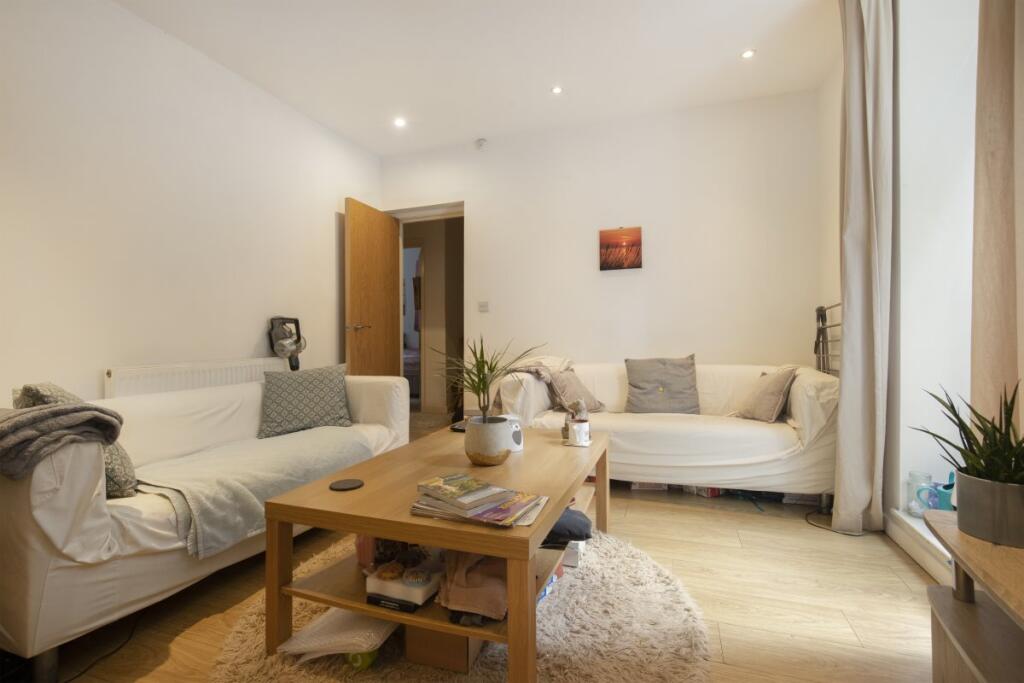 Main image of property: 429 Coldharbour Lane, Sw9