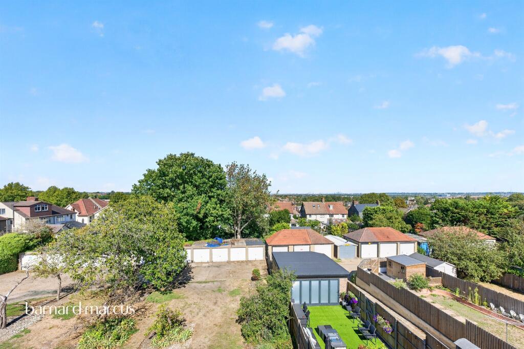 Apartment in Sutton - View 2