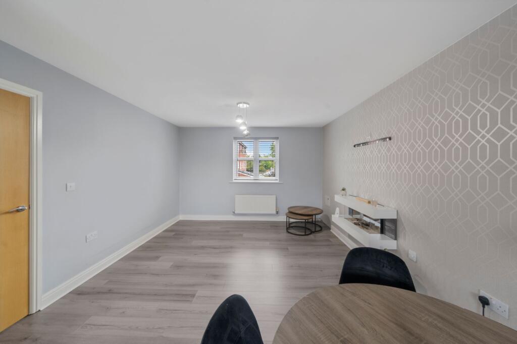 Apartment in Warrington, Great Sankey - More