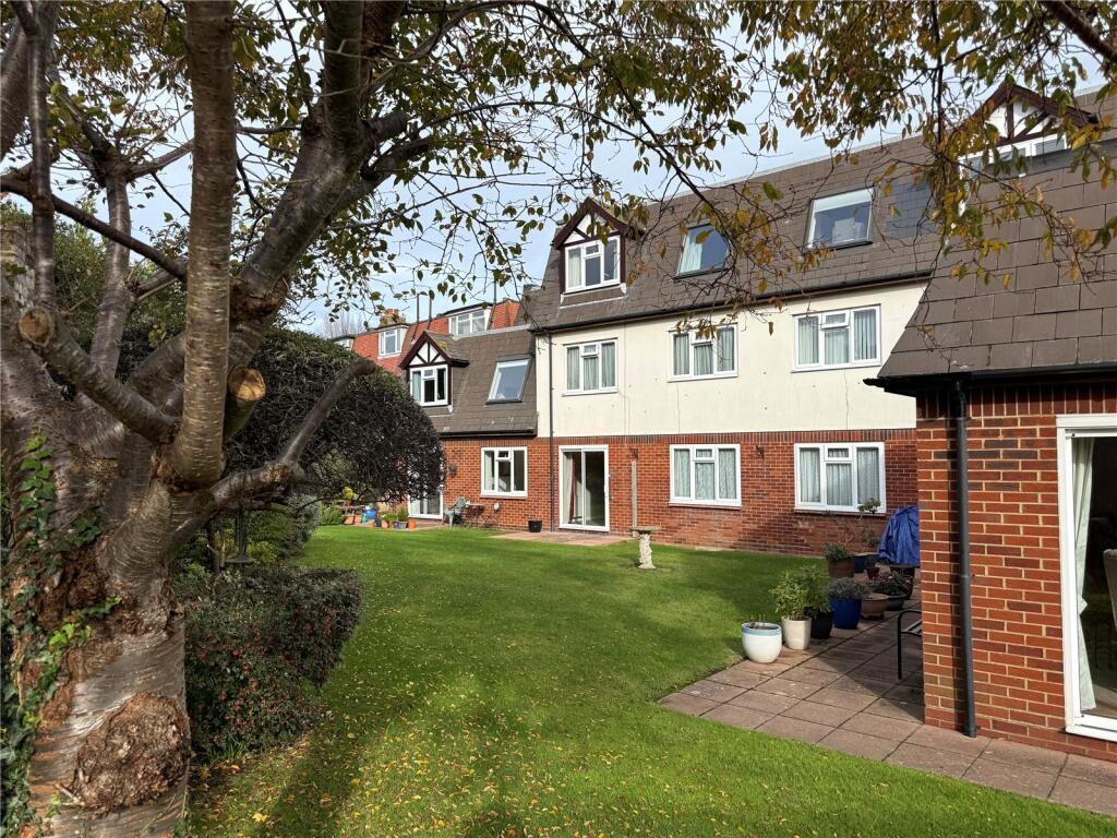 1-bed flat on Green Street, Old Town, Eastbourne, East Sussex, BN21, £97,000
