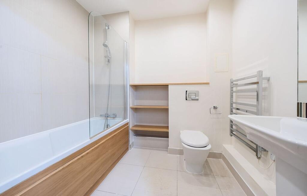 Apartment in Gillingham, Medway - View 4