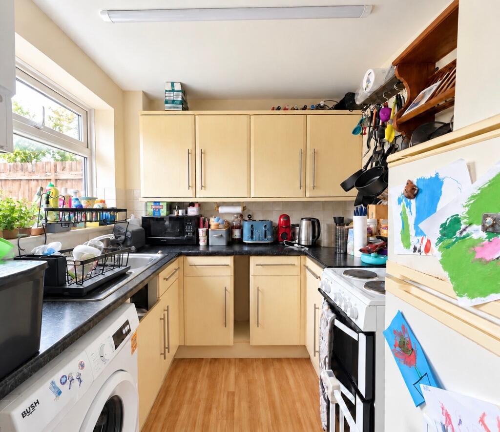 House in Swindon, Sparcells - View 3
