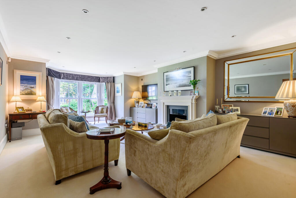 Apartment in Kingston upon Thames - View 5