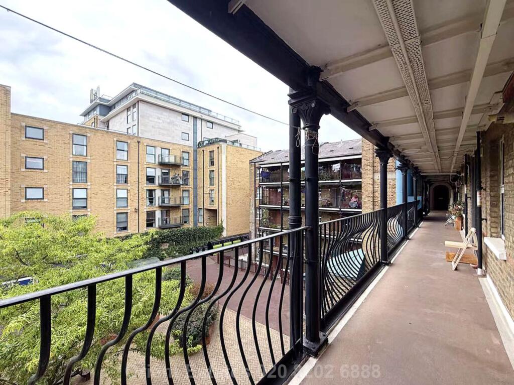 Apartment in London, City of Westminster - More