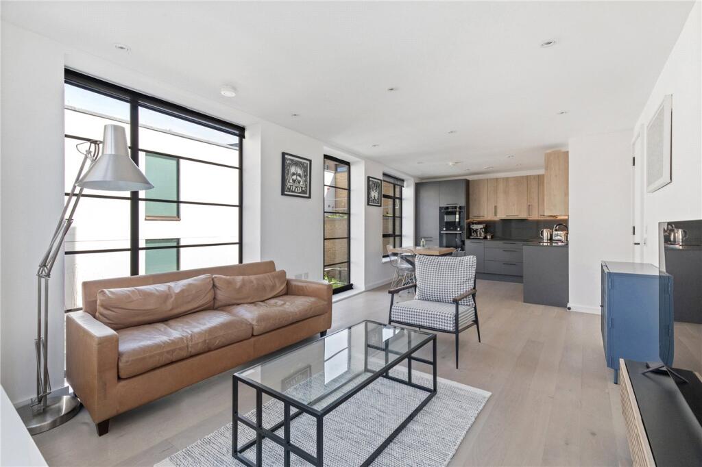 Main image of property: Osborn Street, London, E1