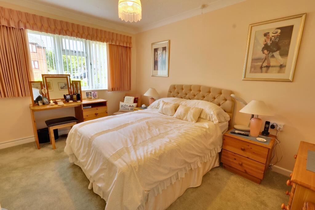 Apartment in East Hampshire, Clanfield - View 4